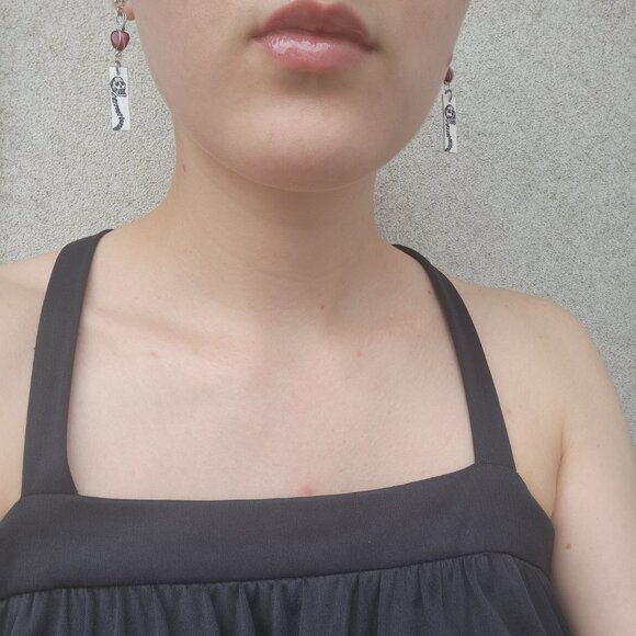 Y2K Mall Goth vampire red heart & skull silver wire long dangly earrings - Picture 3 of 8